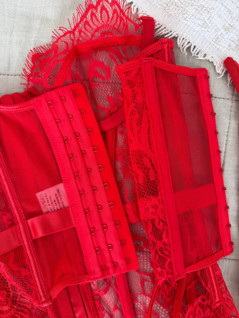 RED EMPRESS LACE CORSET ( ÇORAP VE ELDİVEN DAHİL ) – TenneSecret Korse & Büstiyer