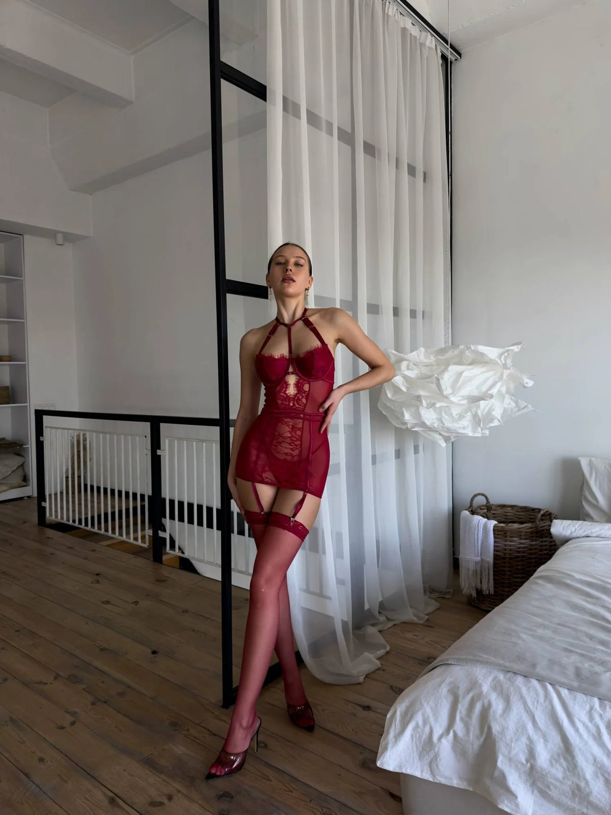VALENTINA SET (ÇORAP VE ELDİVEN DAHİL) – TenneSecret Jartiyer Takımları